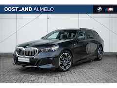 BMW i5 Touring - eDrive40 M Sport / Panoramadak / Trekhaak / Achteruitrijcamera / Adaptieve LED / M Sporton