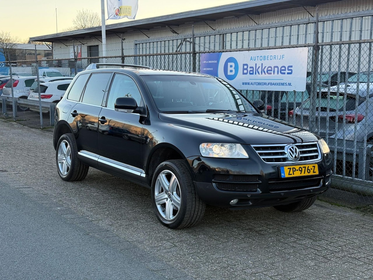 Volkswagen Touareg - 4.2 V8 | Leder | Dakje | Automaat | Stoelverwarming - AutoWereld.nl