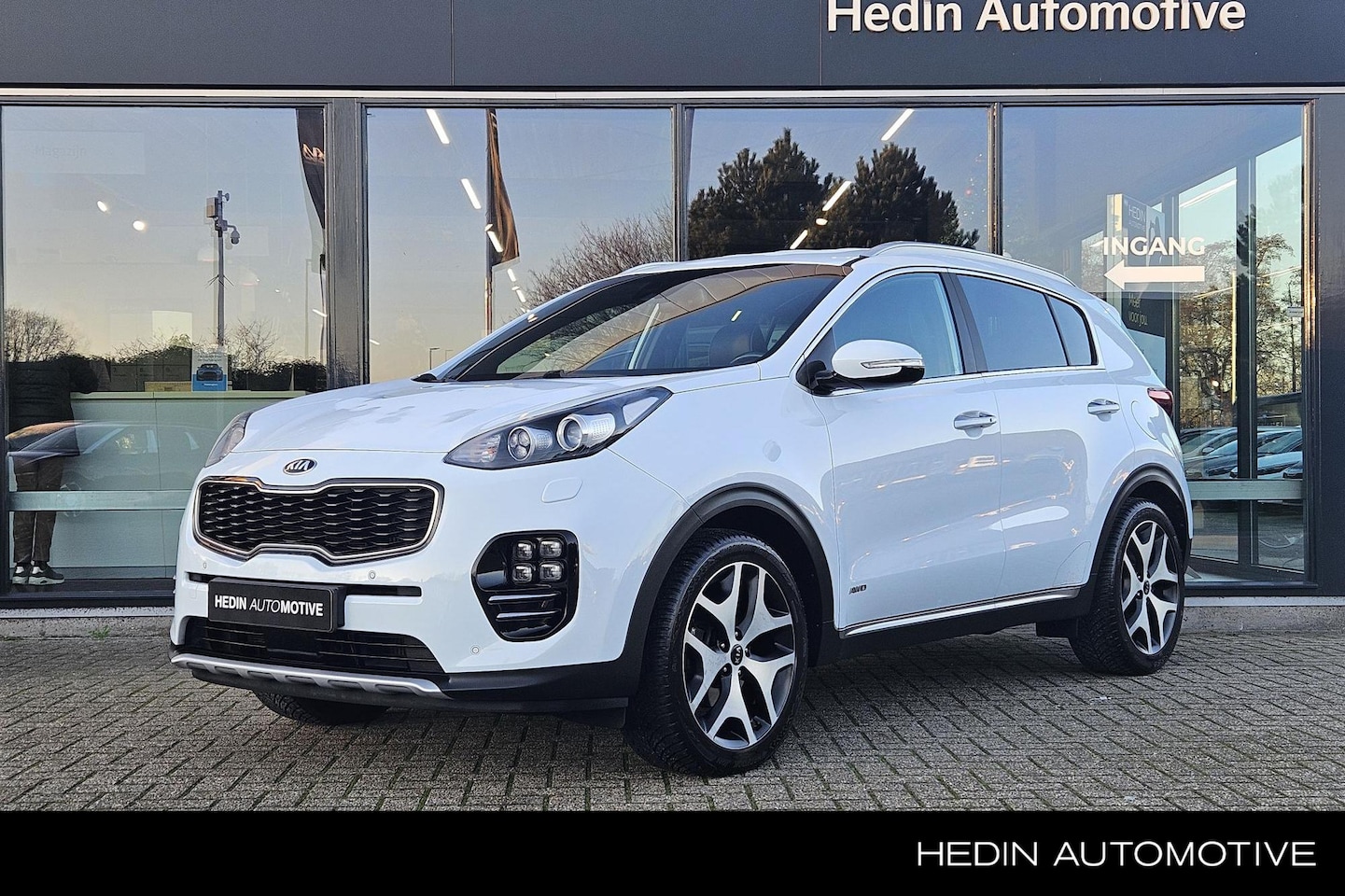 Kia Sportage - 1.6 T-GDI 4WD GT-Line First Edition | Trekhaak | Navigatie | 19" lichtmetalen velgen | Led - AutoWereld.nl