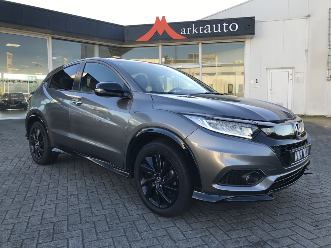 Honda HR-V - 1.5 i-VTEC Turbo Sport Automaat Trekhaak LED Navi Camera Cruise - AutoWereld.nl
