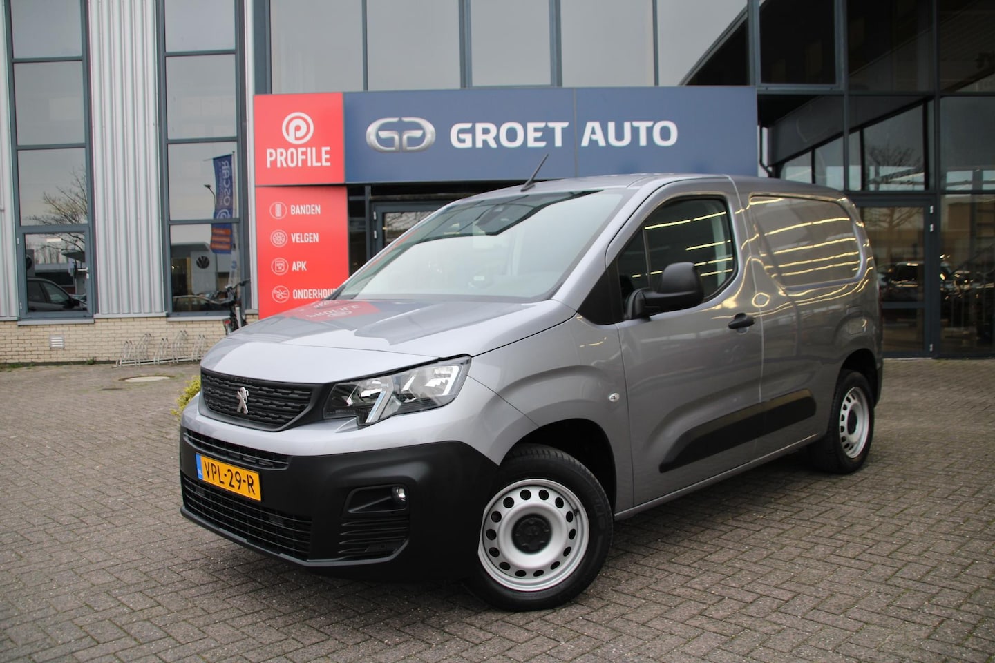 Peugeot Partner - 1.5 BlueHDI 130pk Premium Automaat Airco Camera Carplay trekhaak 1e eigenaar Euro6 - AutoWereld.nl