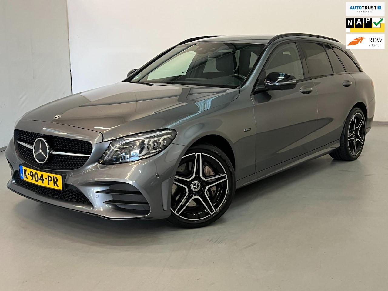 Mercedes-Benz C-klasse Estate - 300e / AMG / Matrix / CarPlay / Trekhaak - AutoWereld.nl