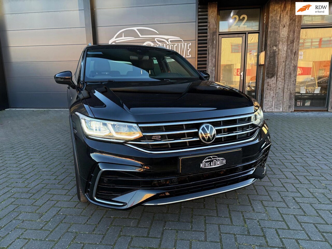 Volkswagen Tiguan - 1.5 TSI R-Line Business+ panodak - AutoWereld.nl
