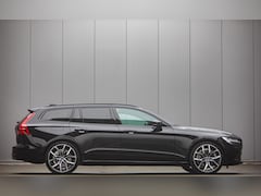 Volvo V60 - 2.0 T8 Plug-in hybrid AWD Plus Dark | Trekhaak | Polestar velgen