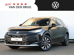 Volkswagen T-Roc - Life First Edition 1.5 eTSI 116 PK | Stoelverwarming | App connect | Camera | 17" velgen |