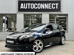 Ford Focus Wagon - 2.0 EcoBoost ST-2 NAVI, CAMERA, HALF/LEDER