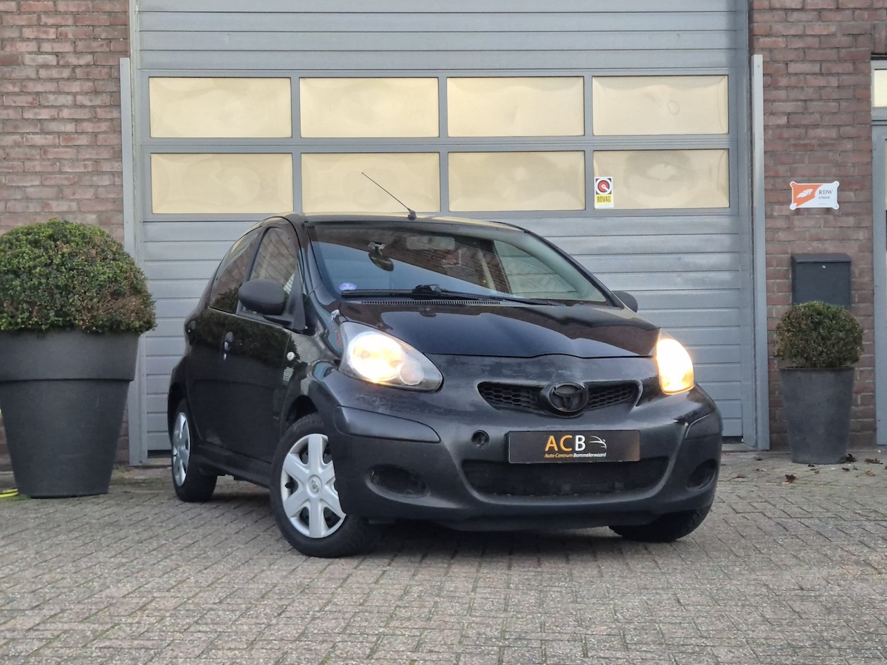 Toyota Aygo - 1.0-12V Comfort Navigator 1.0-12V Comfort Navigator, 1e Eigenaar Winterbanden set. - AutoWereld.nl