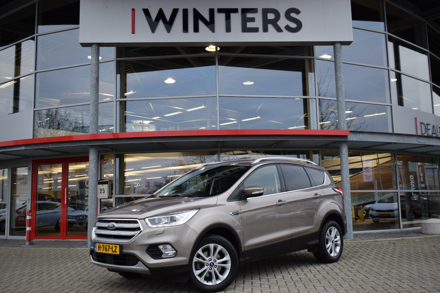Ford Kuga - 1.5 EcoBoost Titanium | Trekhaak | Stoel+ Stuurwielverwarming | Camera | Adaptive Cruise C - AutoWereld.nl