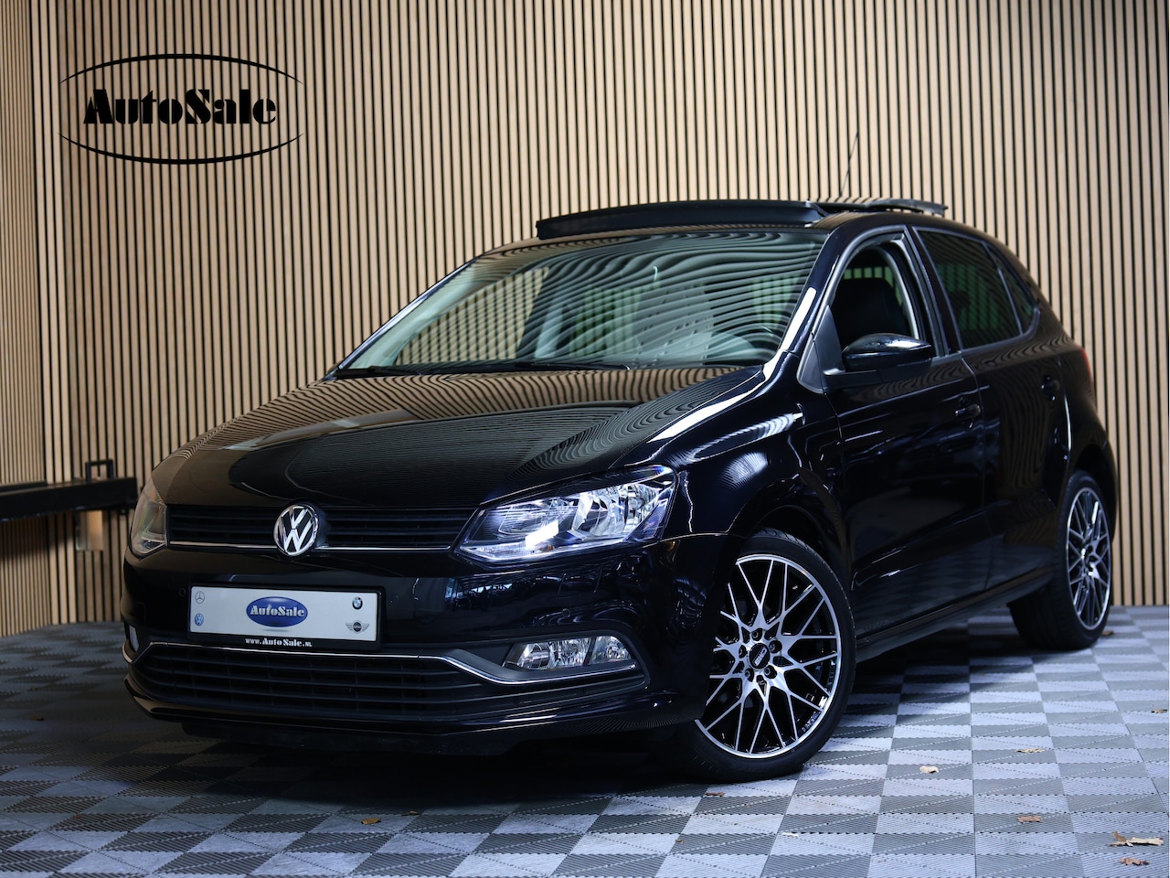 Volkswagen Polo - 1.2 TSI DSG Highline PANO BLUET PDC CRUISE TREKHK ECC '16 - AutoWereld.nl