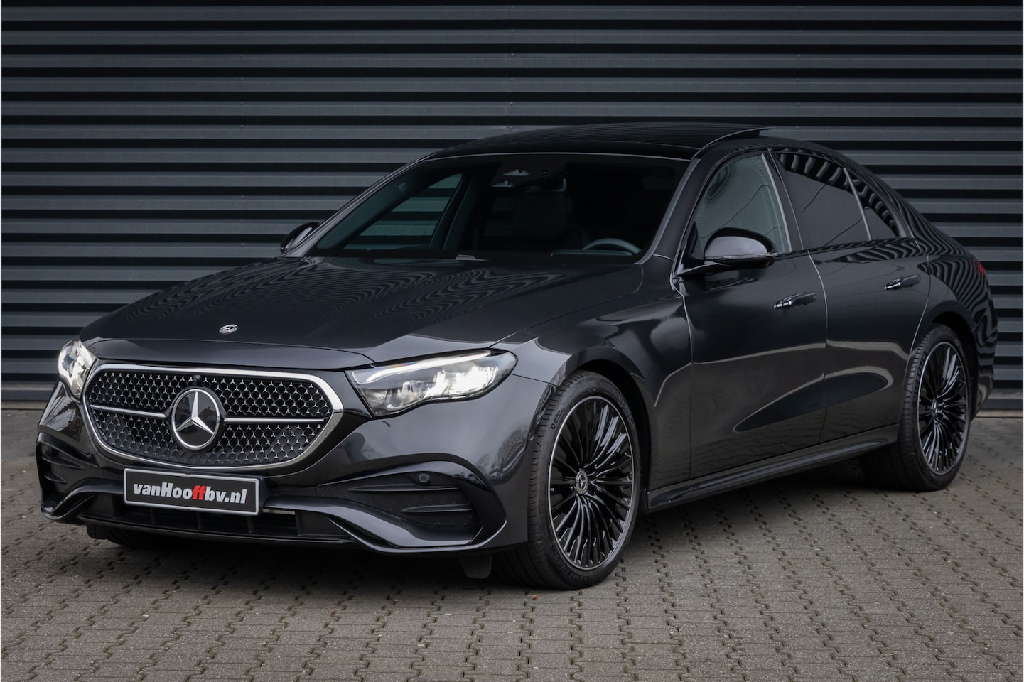 Mercedes-Benz E-klasse - 220d 4 Matic AMG Line Nightpakket - Pano - AutoWereld.nl