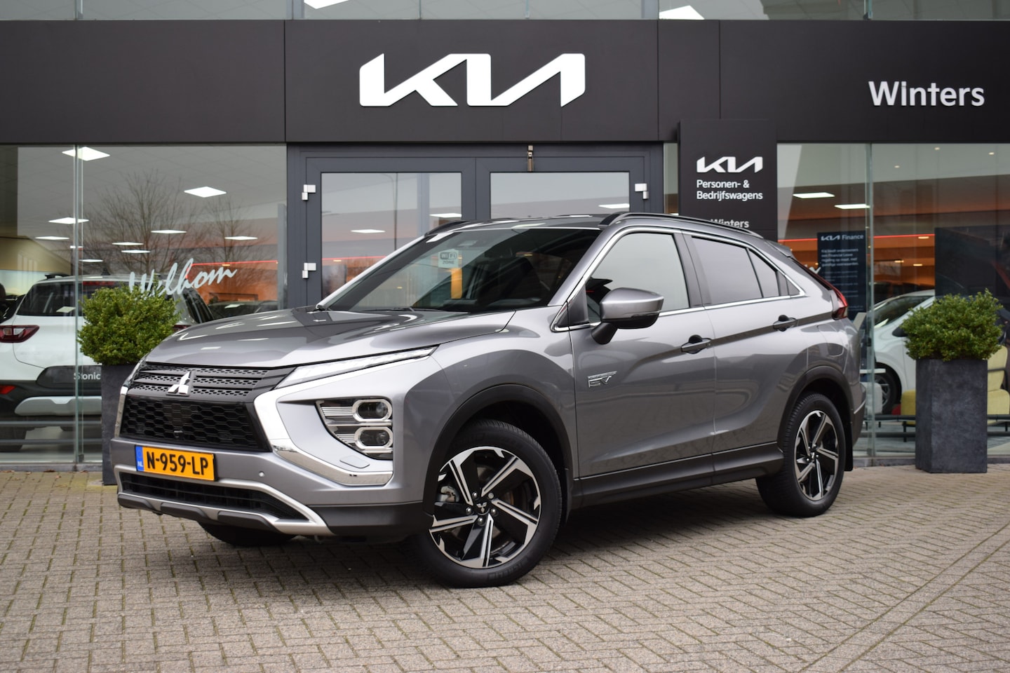 Mitsubishi Eclipse Cross - 2.4 PHEV Intense+ | Navigatie | Camera | Trekhaak | Stoelverwarming | - AutoWereld.nl