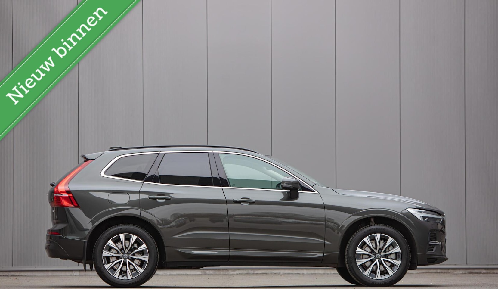 Volvo XC60 - 2.0 B5 Inscription | Navi | LED | Trekhaak - AutoWereld.nl