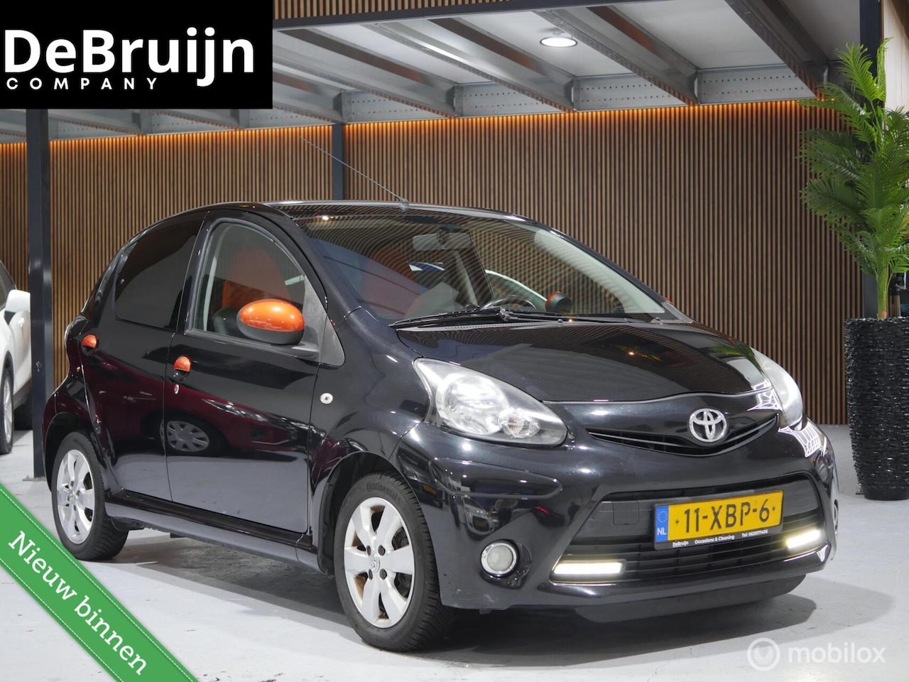 Toyota Aygo - Dynamic Orange | Zuinig & Betrouwbaar | Airco - AutoWereld.nl