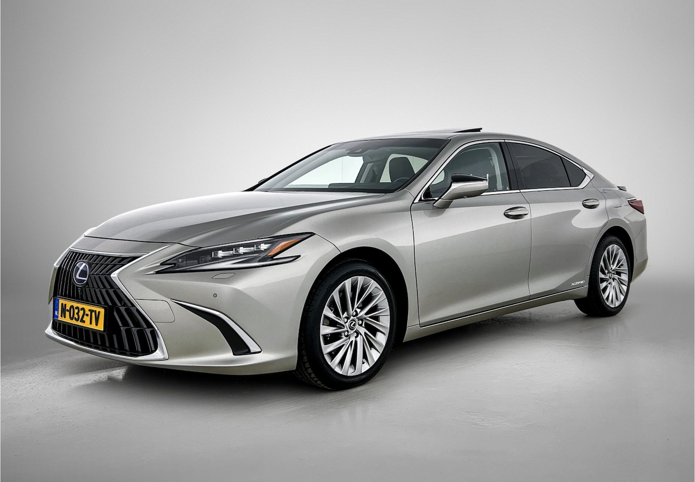 Lexus ES - 300h Executive Line 300h Executive Line - AutoWereld.nl