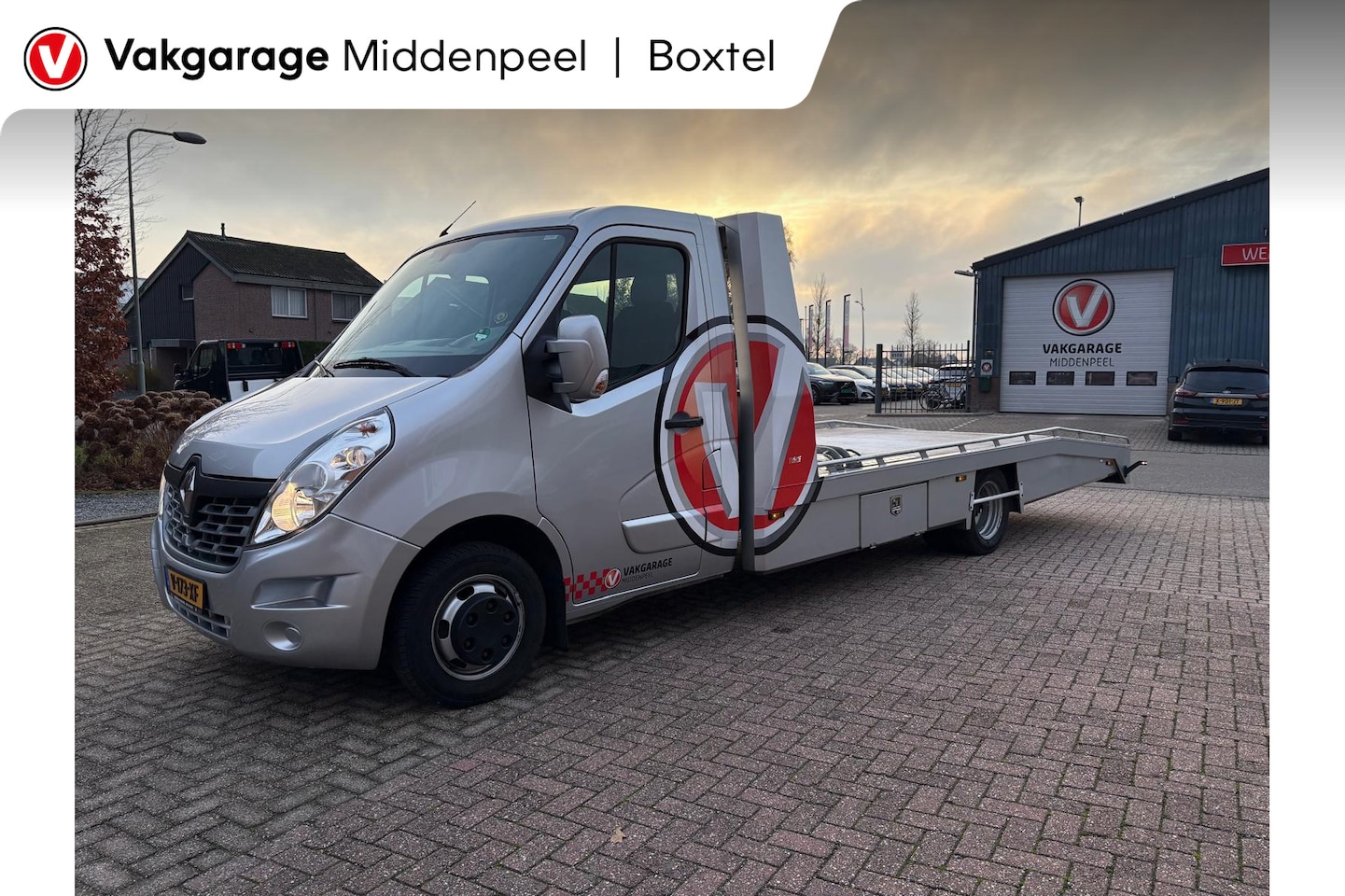 Renault Master - T35 2.3 dCi L4 DL Energy | CC | Navi | Trekhaak - AutoWereld.nl