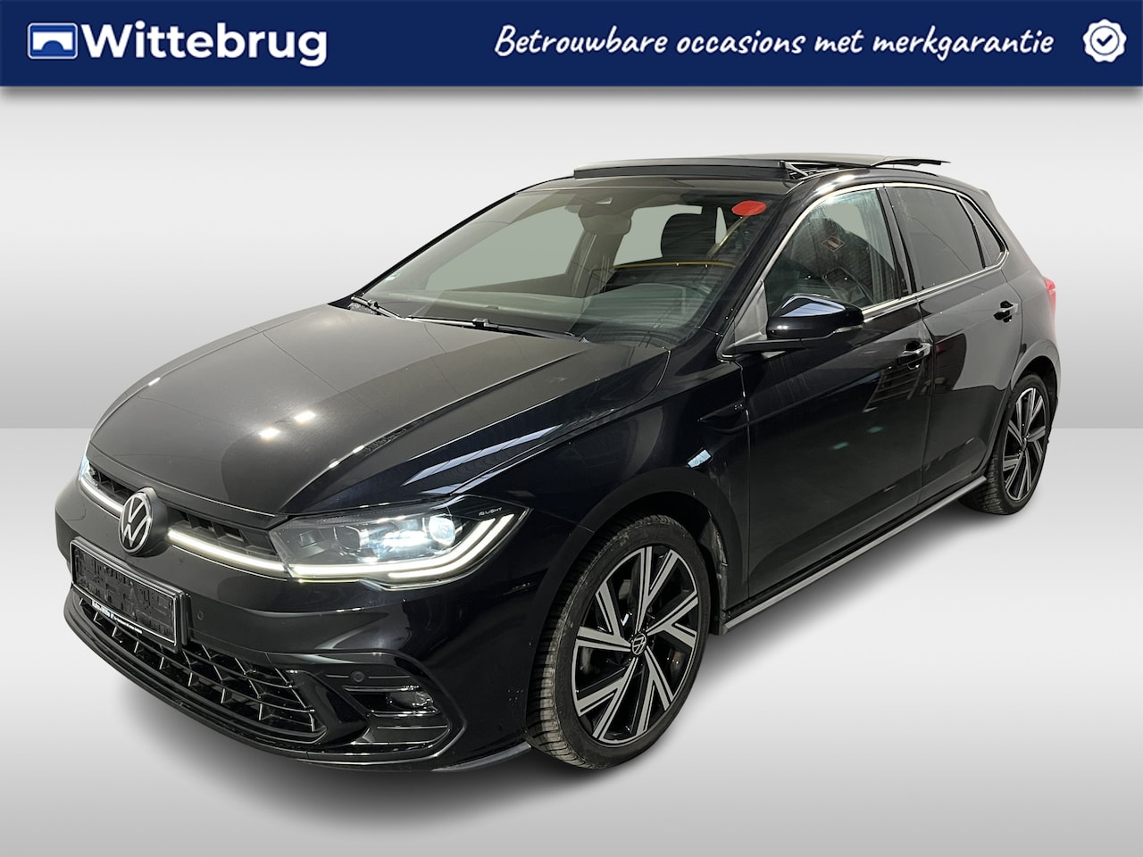 Volkswagen Polo - 1.0 TSI R-Line / AUTOMAAT/ PANO/ STOEL VERWARM./ PARK.SENSOREN V+A/ CAMERA/ KEYLESS/ RIJ-M - AutoWereld.nl