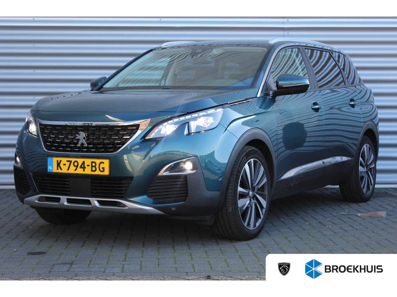 Peugeot 5008 - 1.2 PURETECH 130PK 7-ZITS ALLURE AUTOMAAT / NAVI / LEDER / CLIMA / FULL-LED / PDC / 19" LM - AutoWereld.nl