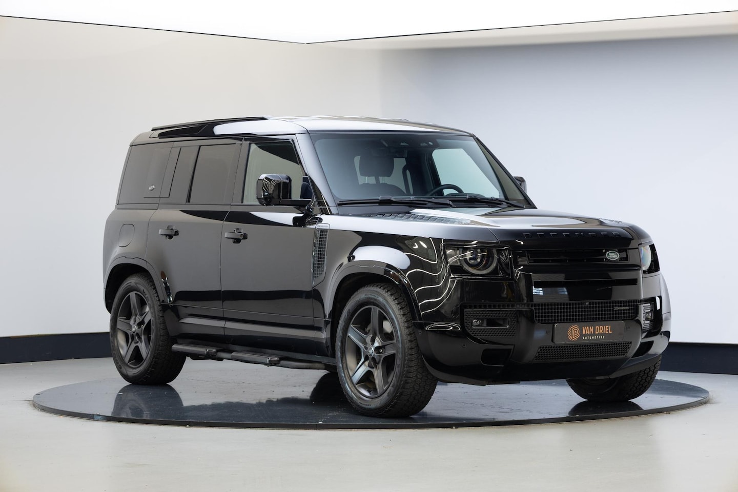 Land Rover Defender 110 - 2.0 P400e 110 X-Dynamic SE 2.0 P400e 110 X-Dynamic SE - AutoWereld.nl