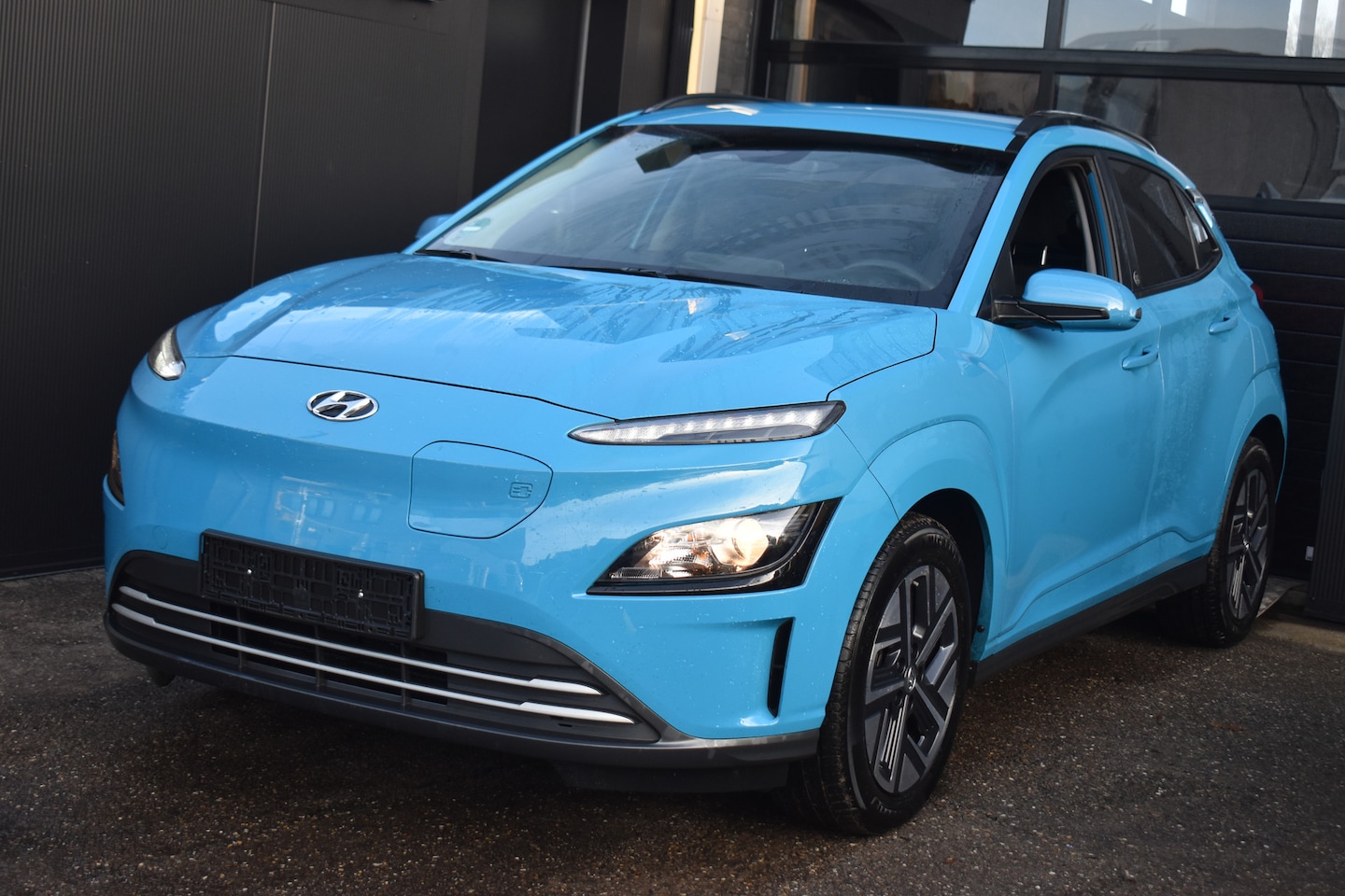 Hyundai Kona - 39Kwh Comfort 136Pk 3FASE SOH 97% *Navi/Clima/Camera/Stoelverwarming - AutoWereld.nl