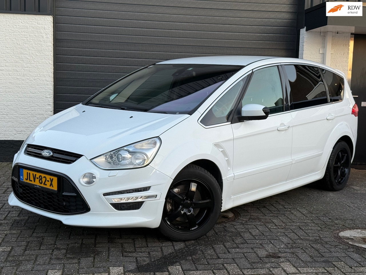 Ford S-Max - 2.0 EcoBoost S Edition 203 pk | Powershift | Half Leder | Camera | Keyless | Youngtimer in - AutoWereld.nl