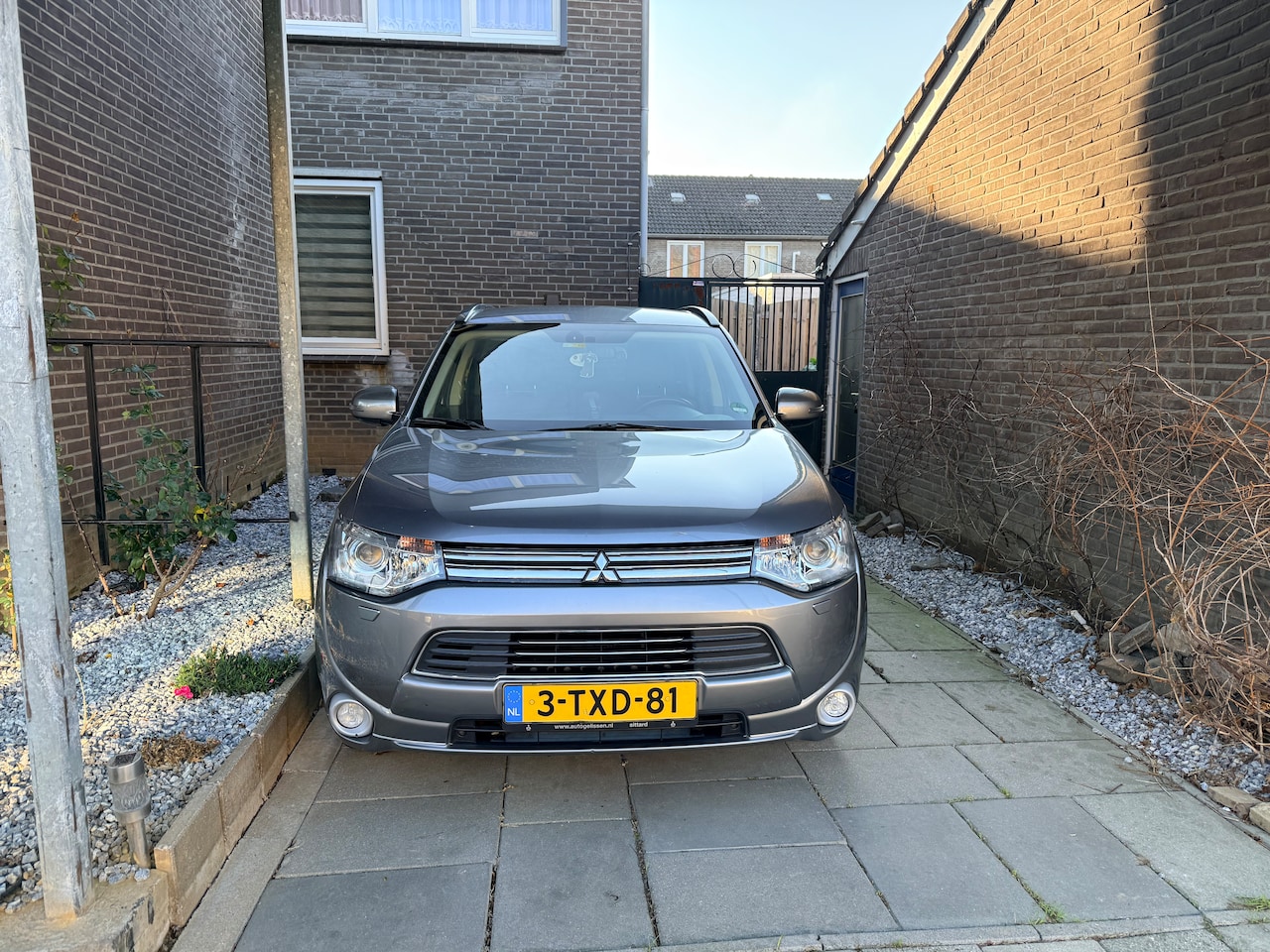 Mitsubishi Outlander - 2.0 PHEV instyle - AutoWereld.nl