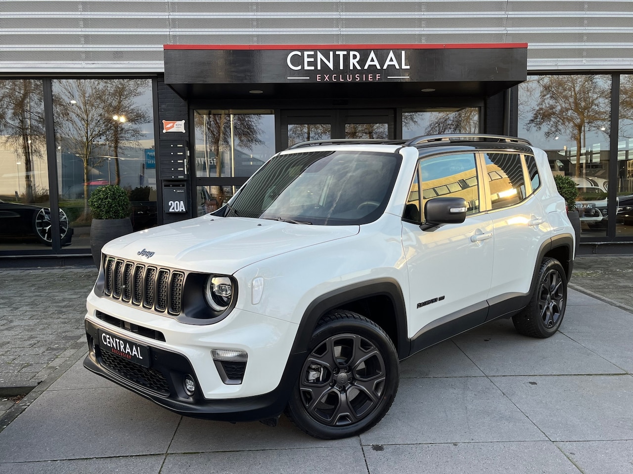 Jeep Renegade - 4xe 240 Plug-in Hybrid Electric Limited|Camera|ACC|Carplay|Keyless|239PK - AutoWereld.nl