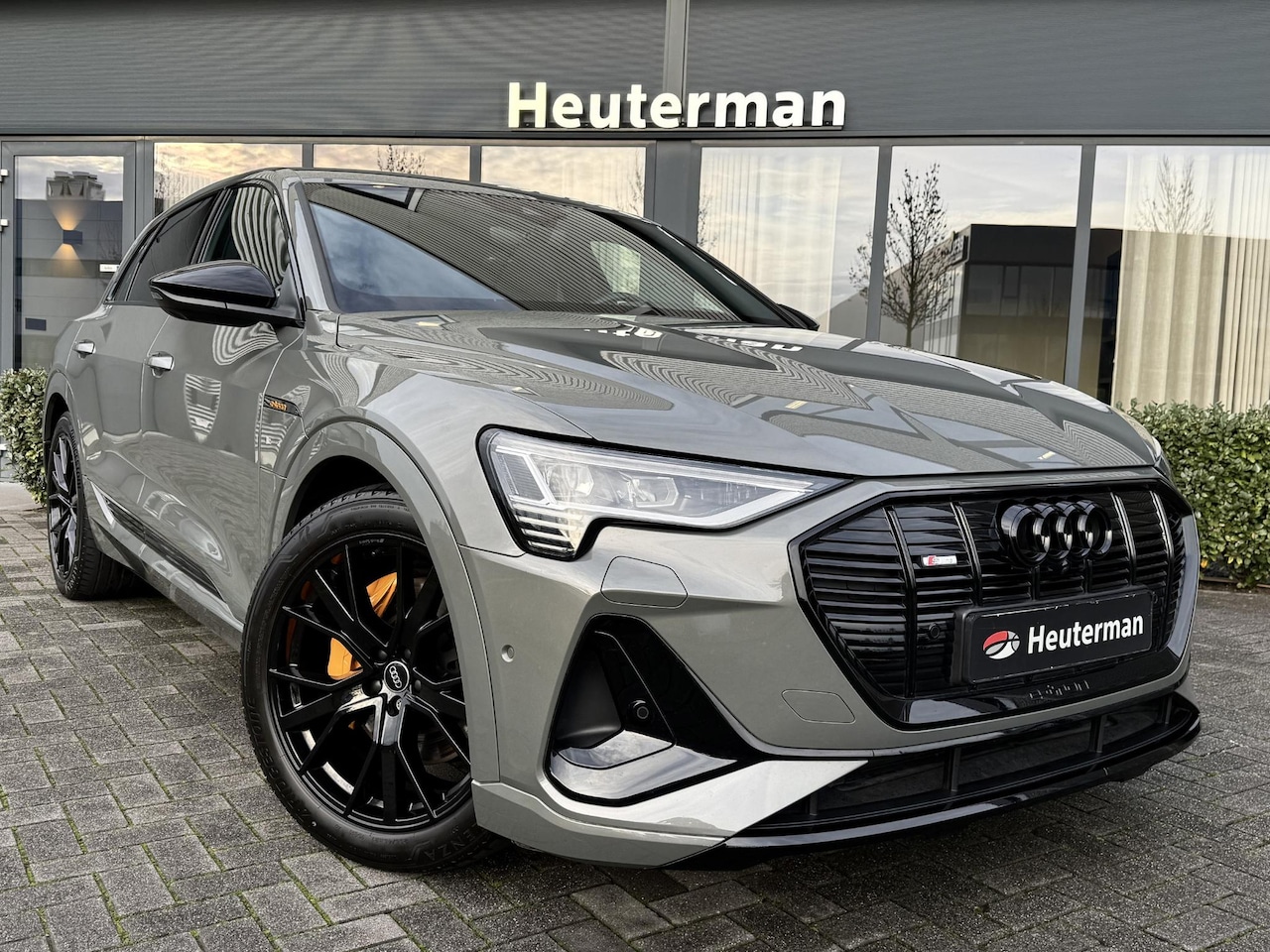 Audi e-tron - 55 Quattro S Line Black Edition Sfeerverl./ - AutoWereld.nl