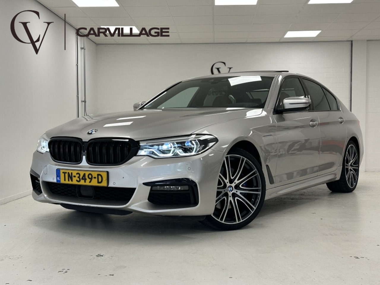 BMW 5-serie - 530e M-Sport High Exe. | Bowers & Wilkins | Softclose | Massage - AutoWereld.nl