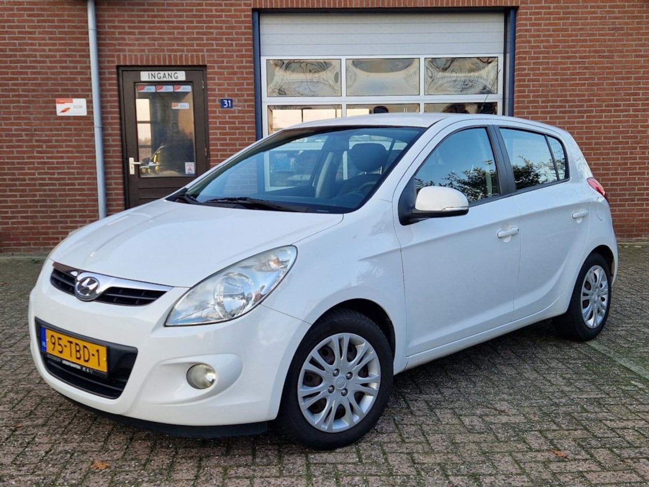 Hyundai i20 - 1.2i i-Motion 5-drs NL-auto Airco Afn.Trekhaak Dealer ond. - AutoWereld.nl