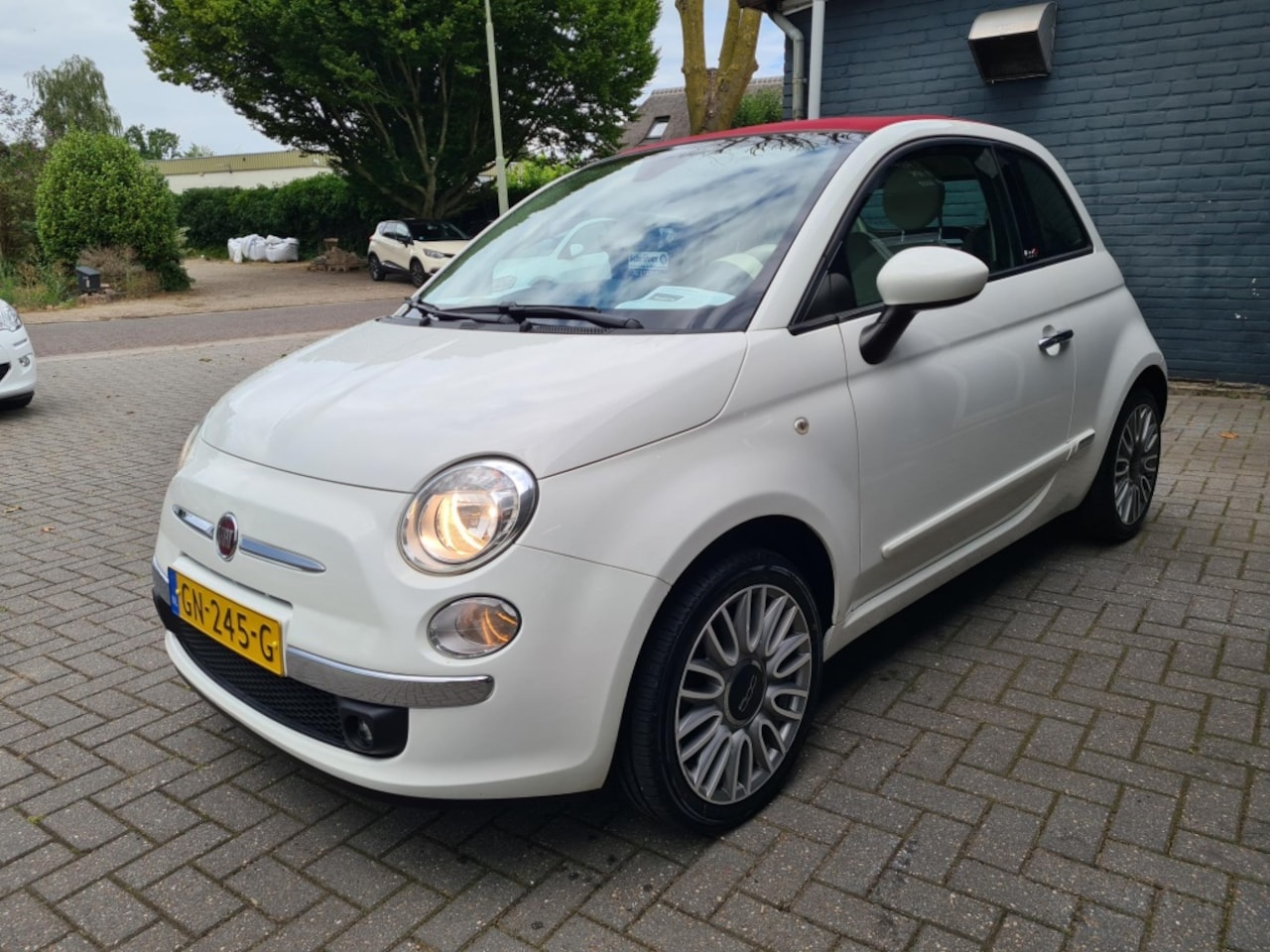 Fiat 500 - Cabrio 1.2 Lounge Nl auto Lage Km - AutoWereld.nl
