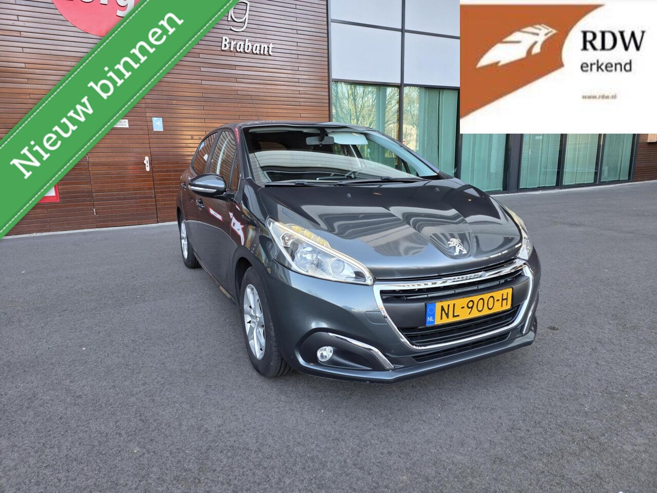 Peugeot 208 - 1.2 PureTech 2016 Airco/RIEM VV/NAVI/APK04-26 - AutoWereld.nl