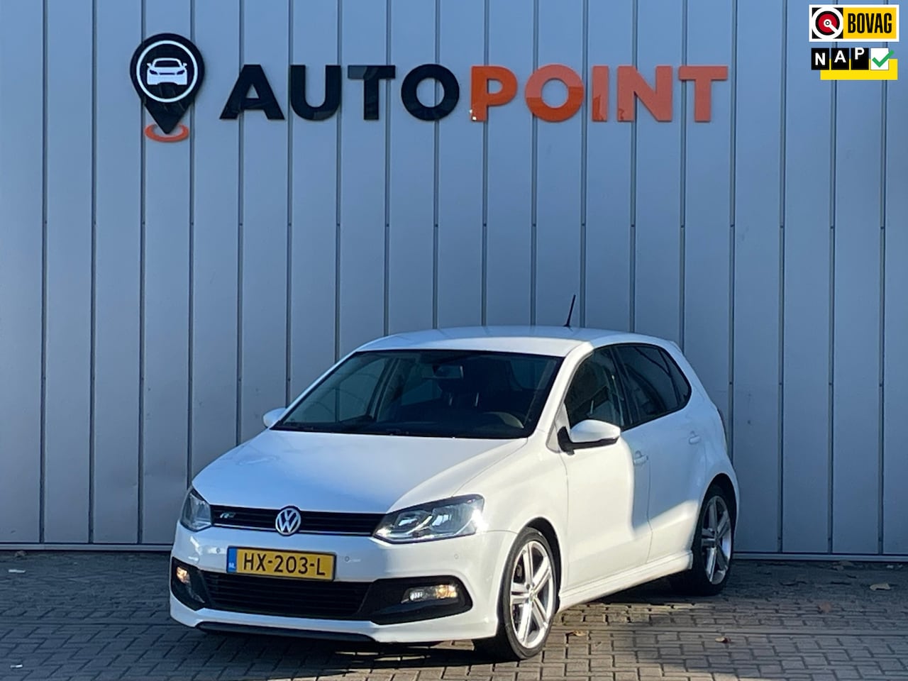Volkswagen Polo - 1.2 TSI R-LINE ORGINEEL NL 1E EIG |PARK.ASSIST|MULTIMEDIA|CRUISE.CONTROL|BLUETOOTH|17''INC - AutoWereld.nl