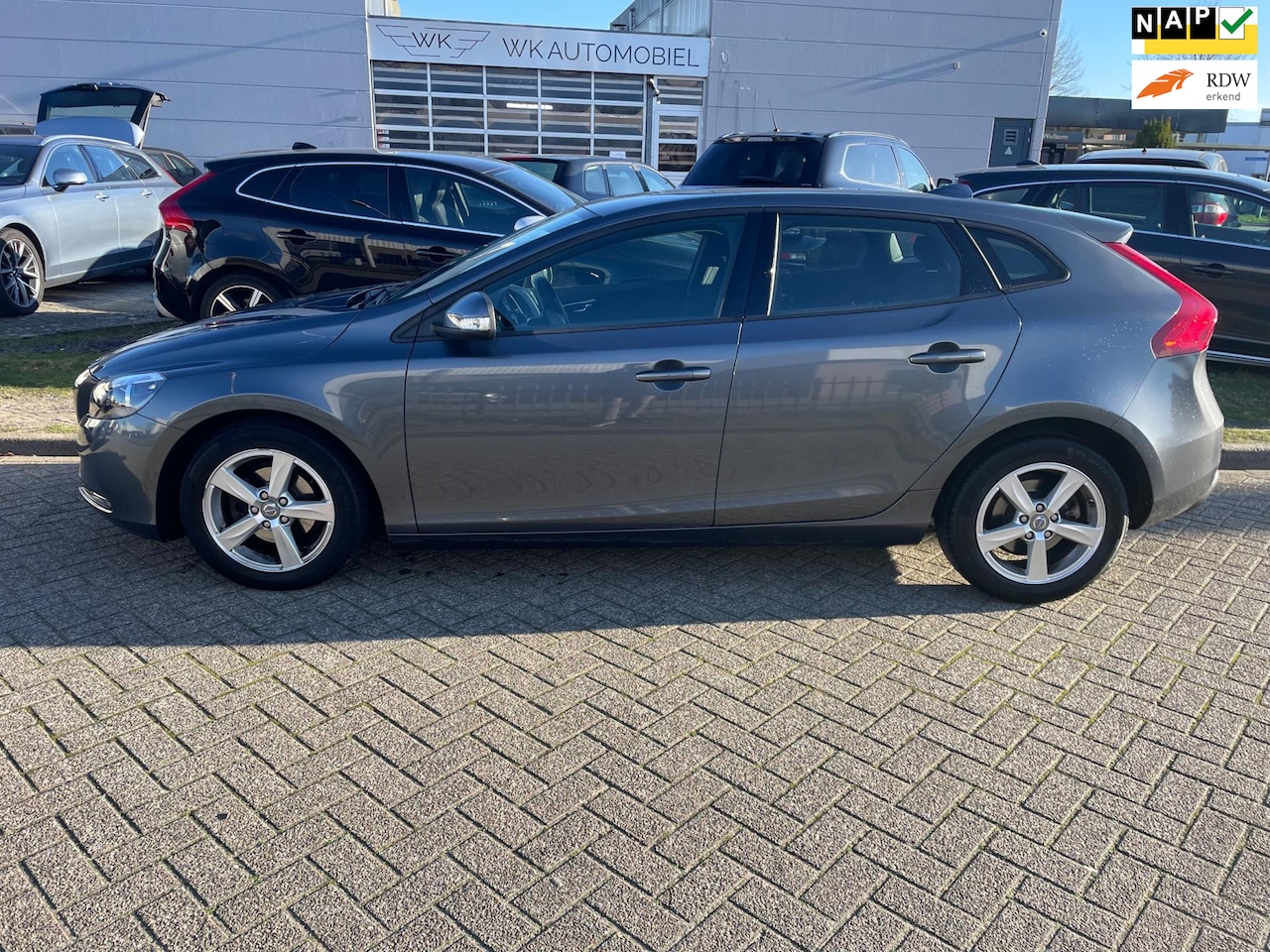 Volvo V40 - 1.6 D2 Kinetic Garantie - AutoWereld.nl