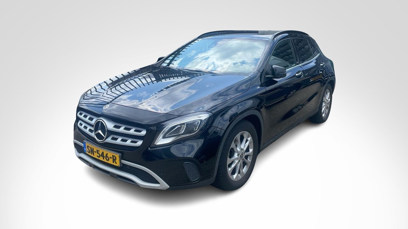 Mercedes-Benz GLA-Klasse - GLA 180 Automaat Business Solution Style Line | Parkpilot met camera | Climate Control | L - AutoWereld.nl