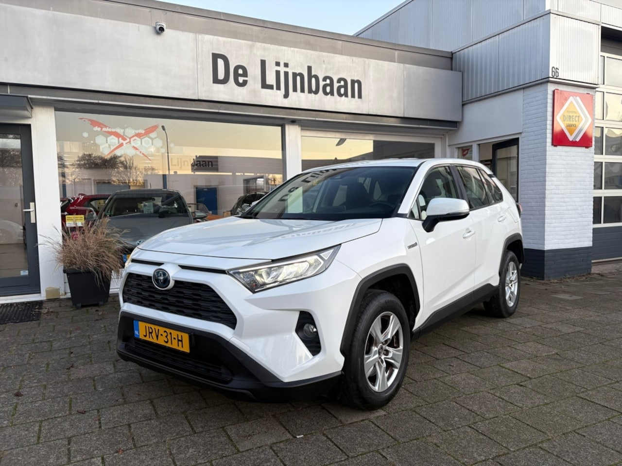 Toyota RAV4 - 2.5 Hybrid AWD Active 2.5 Hybrid AWD Active - AutoWereld.nl