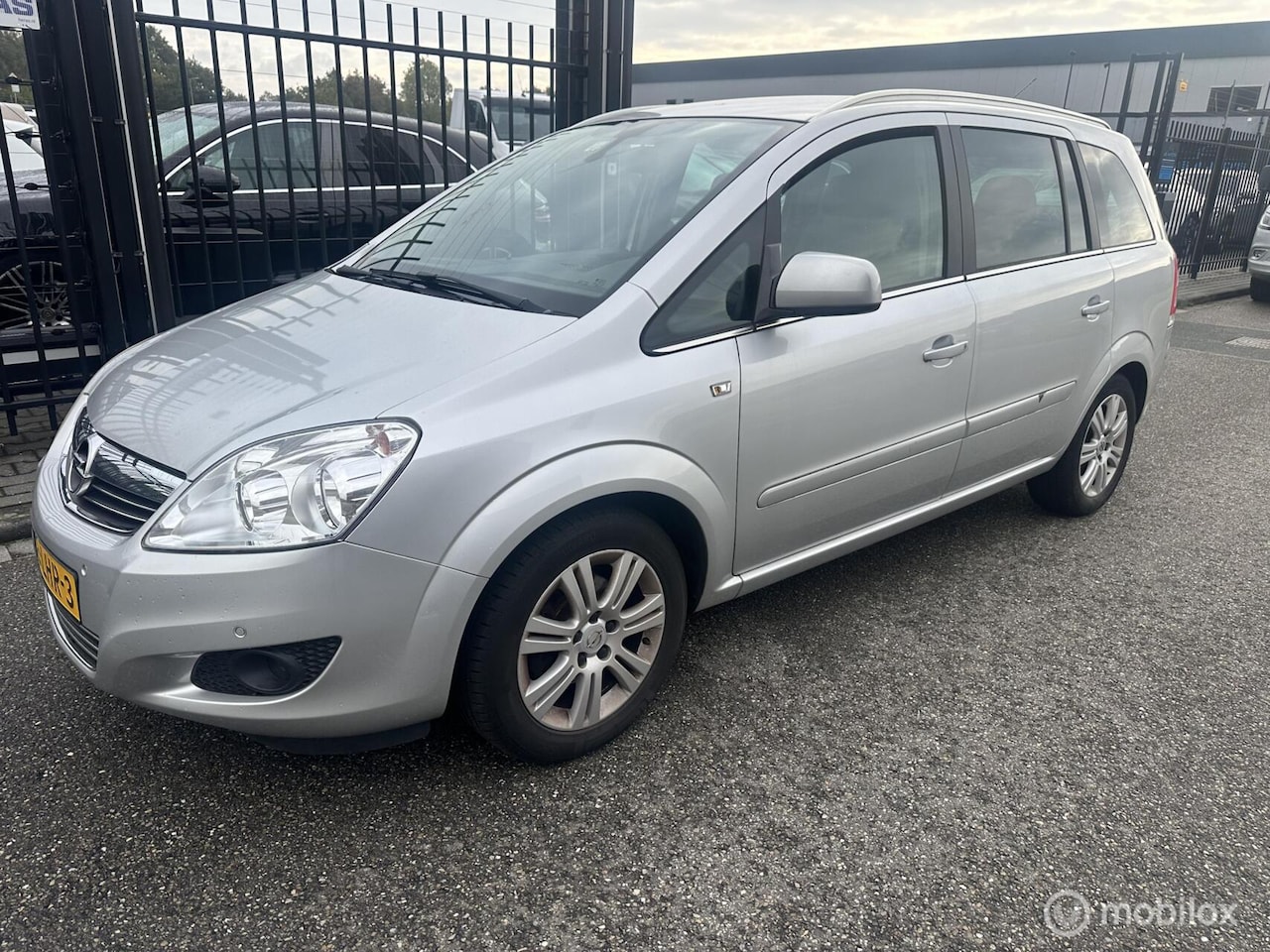 Opel Zafira - 1.8 Cosmo 7 persoons - AutoWereld.nl