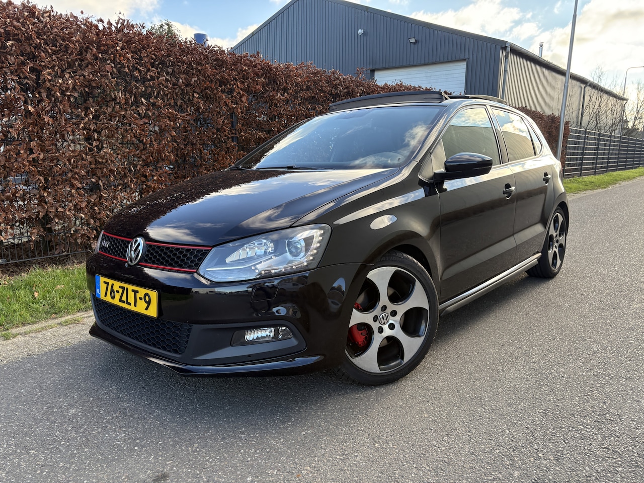Volkswagen Polo - 1.4 TSI GTI / AUTOMAAT / PANORAMADAK / NAVI / CRUISE / LED - AutoWereld.nl