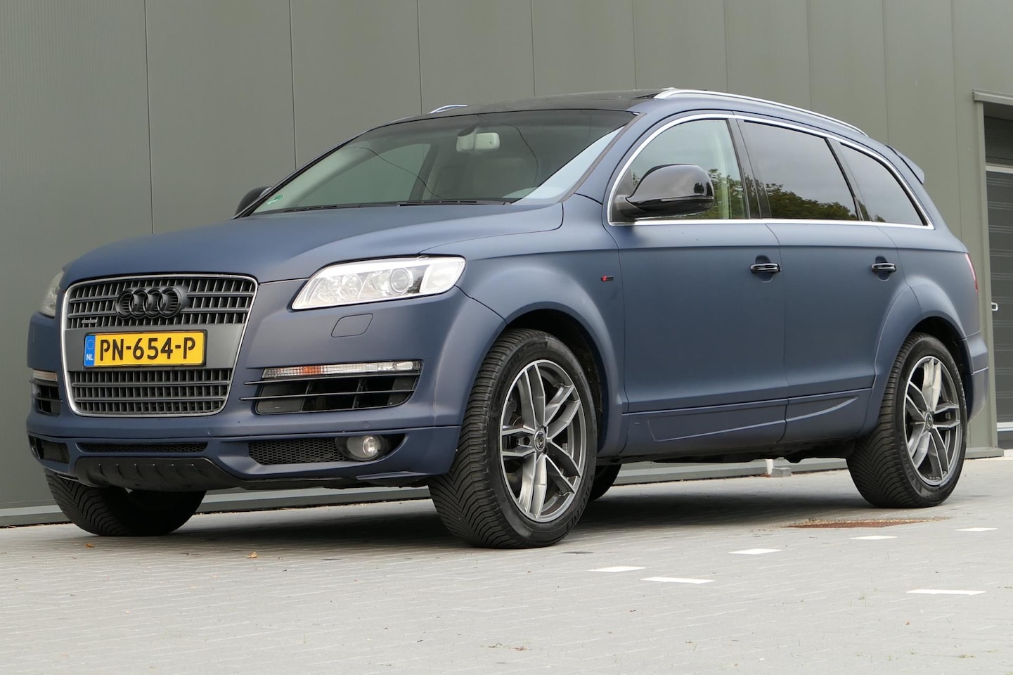 Audi Q7 - 4.2 FSI quattro V8 S-line 5+2 ABT Youngtimer 7-persoons Carplay Panodak - AutoWereld.nl