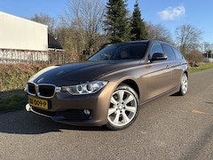 BMW 3-serie Touring - 316d Executive / AUTOMAAT / NAVI / CRUISE / LEER / STOELVERWARMING