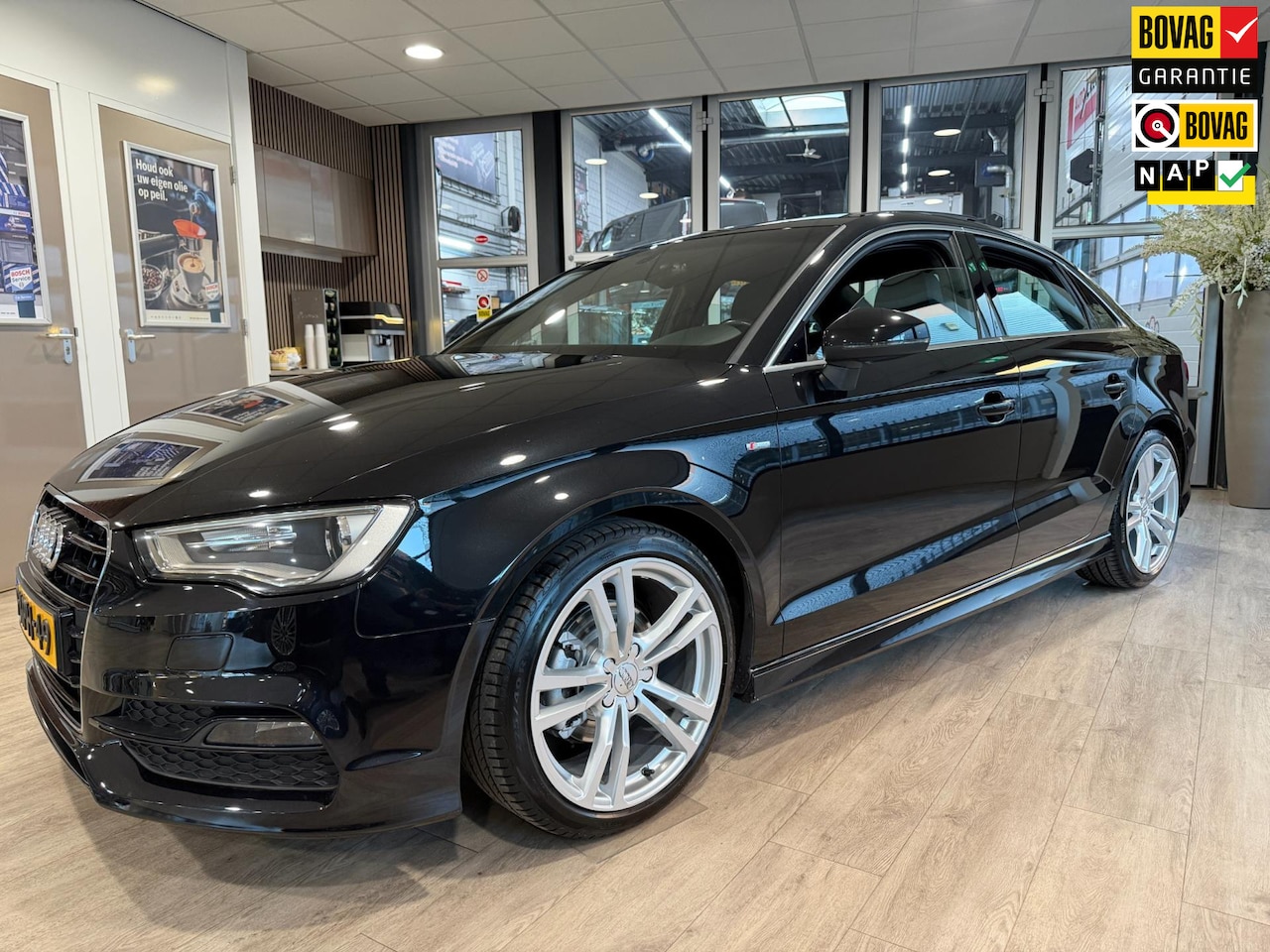 Audi A3 Limousine - 1.4 TFSI CoD Ambition Pro S-LINE - AutoWereld.nl