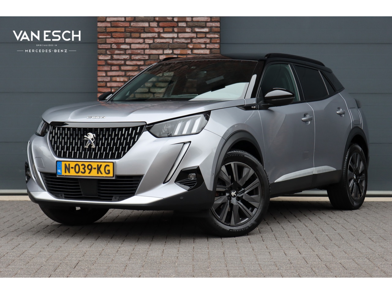 Peugeot 2008 - 1.2 PureTech GT Pack Aut8 | Adpatieve Cruise Control | Panoramadak | Focal Sound System | - AutoWereld.nl
