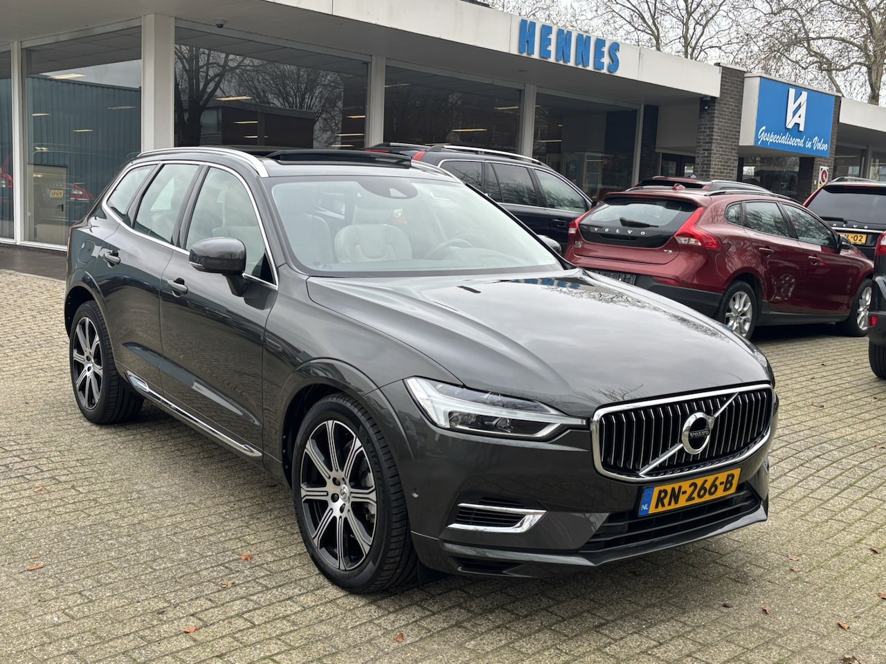 Volvo XC60 - T8 AWD Inscription Luchtvering Keyless Stoelventilatie - AutoWereld.nl