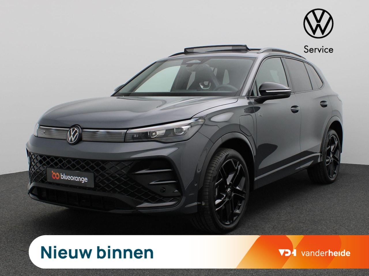 Volkswagen Tiguan - 1.5 eHybrid R-Line Edition 272PK DSG Pano-Schuifdak, 20" LM Velgen, Trekhaak, Black Style, - AutoWereld.nl