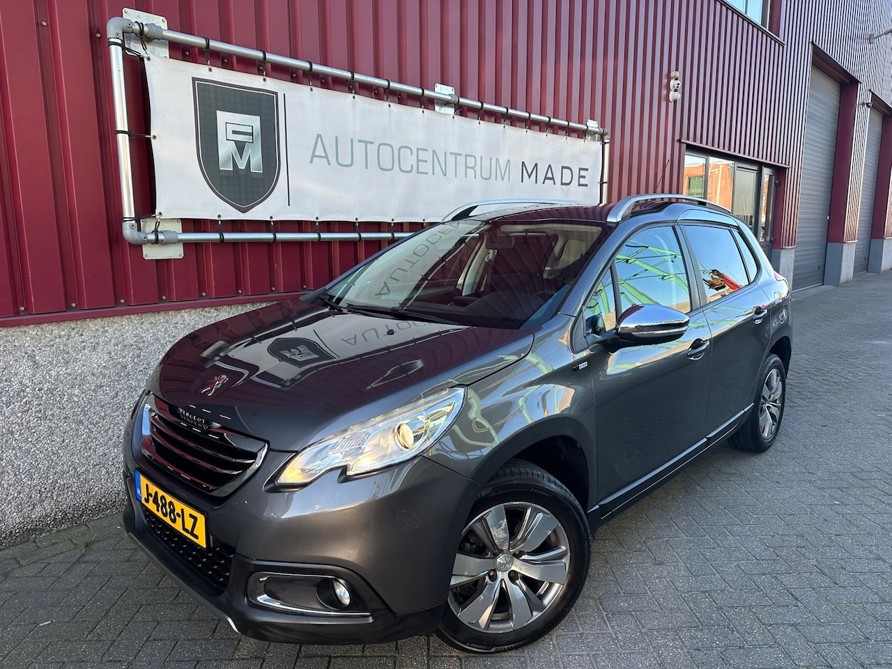 Peugeot 2008 - 1.2 PureTech Allure // 106 DKM // Clima // Navi // PDC // Cruise control - AutoWereld.nl