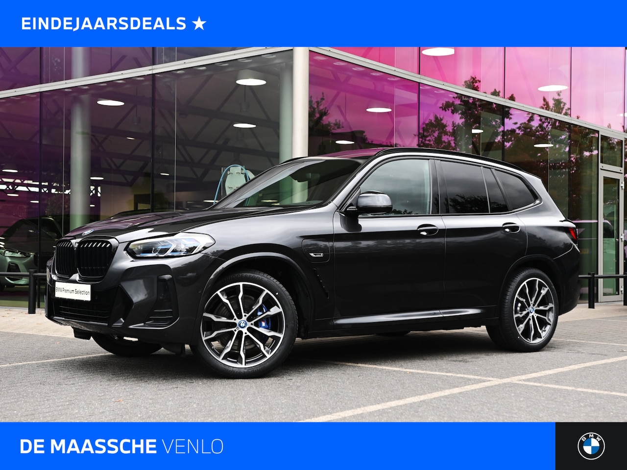 BMW X3 - xDrive30e M Sport Automaat / Panoramadak / Trekhaak / Sportstoelen / Achteruitrijcamera / - AutoWereld.nl