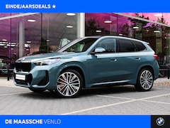 BMW X1 - sDrive20i High Executive M Sport Automaat / Panoramadak / Trekhaak / Sportstoelen / M Adap