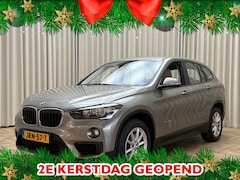 BMW X1 - sDrive20i Leder / Navigatie / Cruise / Afn. Trekhaak / PDC / 17'' LMV