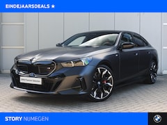 BMW i5 - M60 xDrive M Sport / Panoramadak / Trekhaak / Stoelventilatie / Bowers & Wilkins / Adaptie