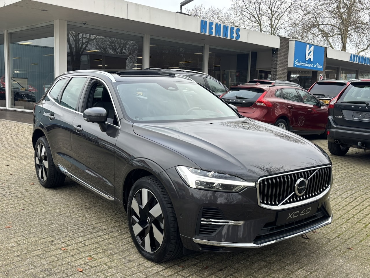 Volvo XC60 - T6 Recharge LONG RANGE AWD Inscription 360 Keyless Pilot Assist Head-Up - AutoWereld.nl