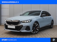 BMW 5-serie - 550e xDrive M Sport Automaat / Panoramadak / Adaptief onderstel professional / Stoelventil